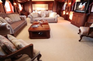 M&M Yacht - Saloon